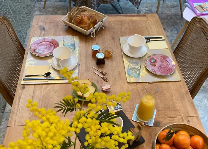 Le Petit Ecrin, Etonnante A 80 M De La 3*